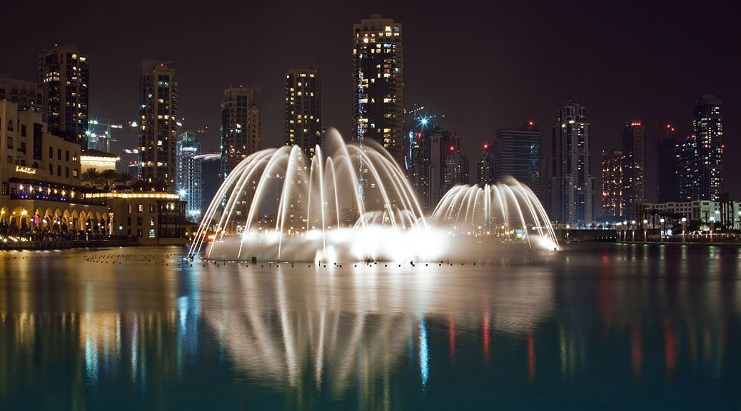 dubai fountain at night