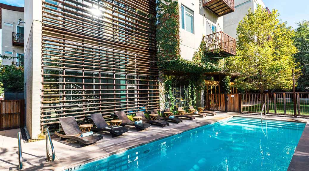 H2 hotel california outdoor pool