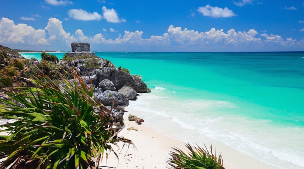 mayan ruin beach tulum mexico