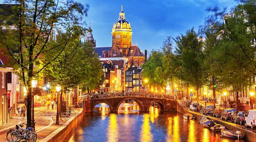 beautiful city de wallen evening amsterdam netherlands